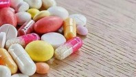 مصرف مکمل های مولتی ویتامین/مینرال توسط افراد بزرگسال با نیازهای دارویی پیچیده